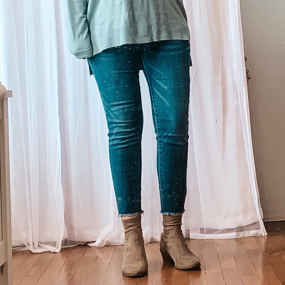 Pink Lily Boutique The Anne Dark Wash Crop Jeans